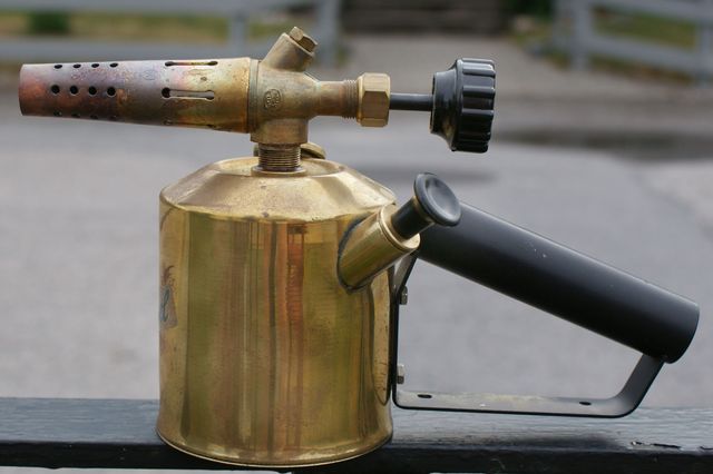 Bartell bensinlampa nyskick 2.jpg